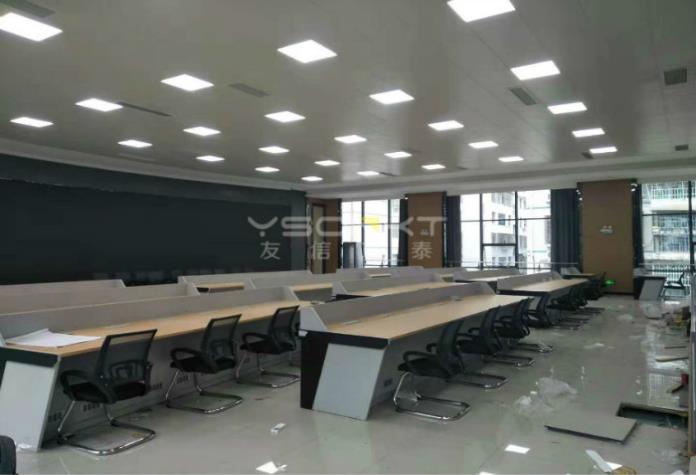 中控室操作臺哪里廠家可以定制
